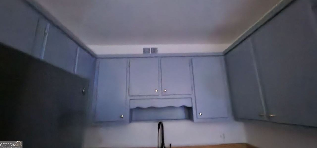 16 S East St - Photo 5 of 6