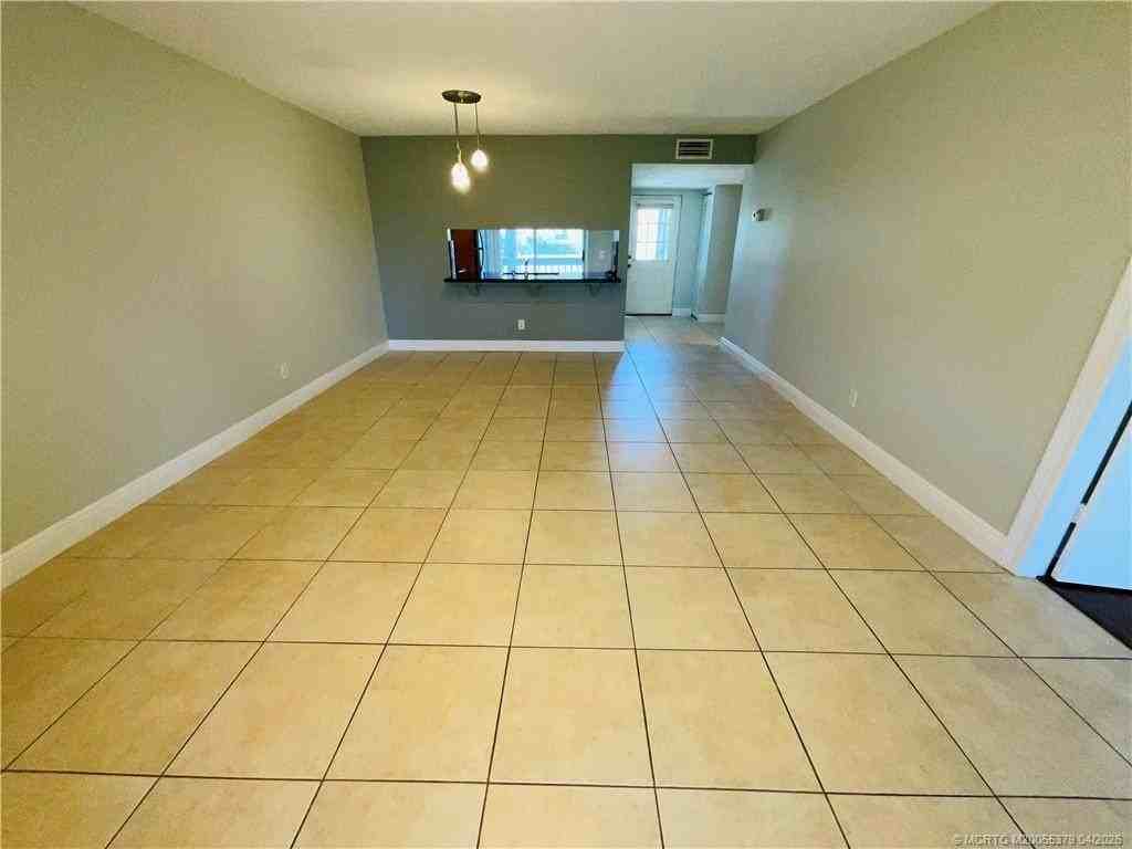 1617 Ne Nautical Pl #902 - Photo 6 of 14