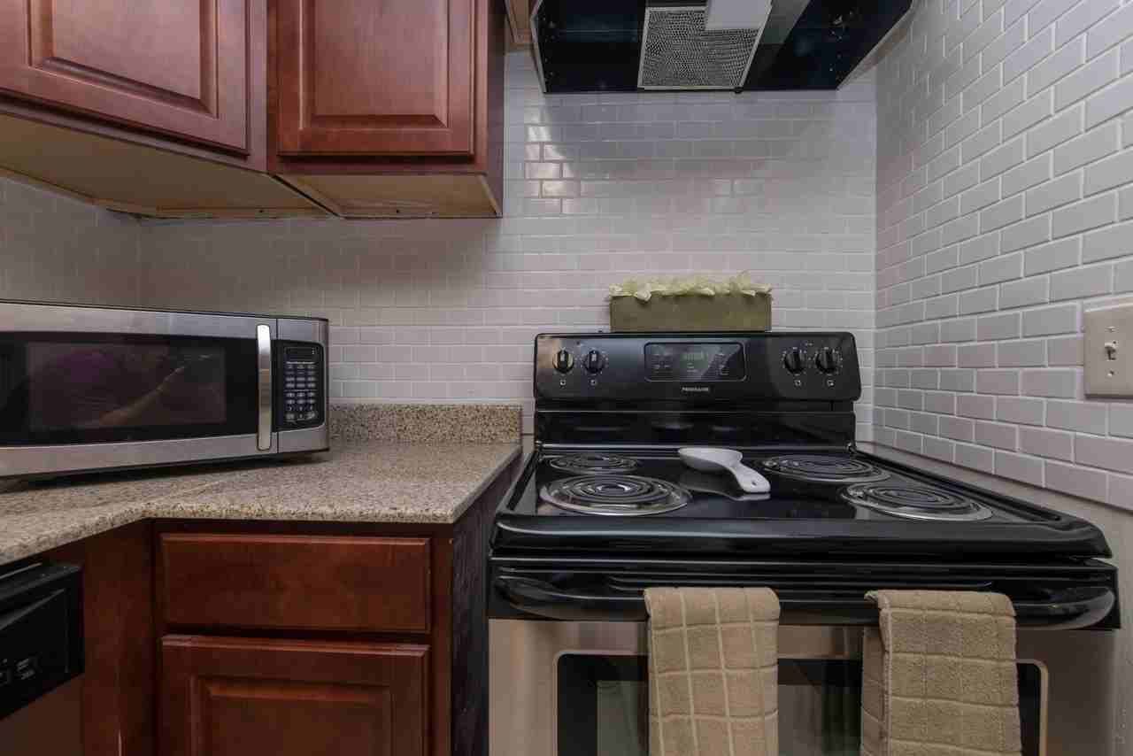 1324 NW 16TH AVENUE54 #54 - Photo 4 of 10