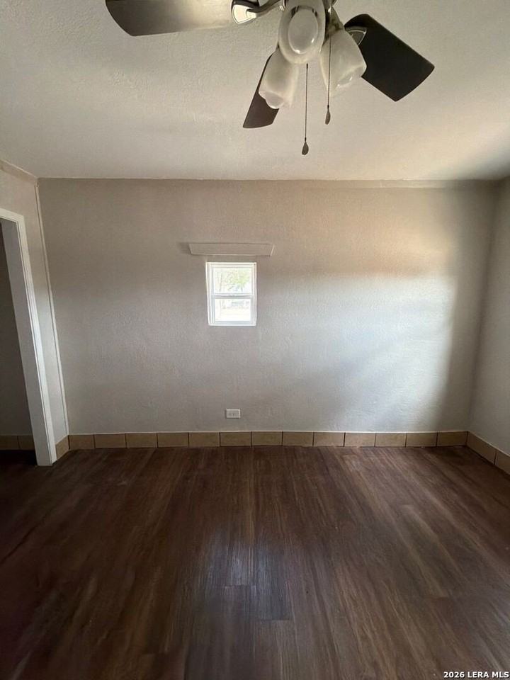 902 C St #1 - Photo 5 of 10