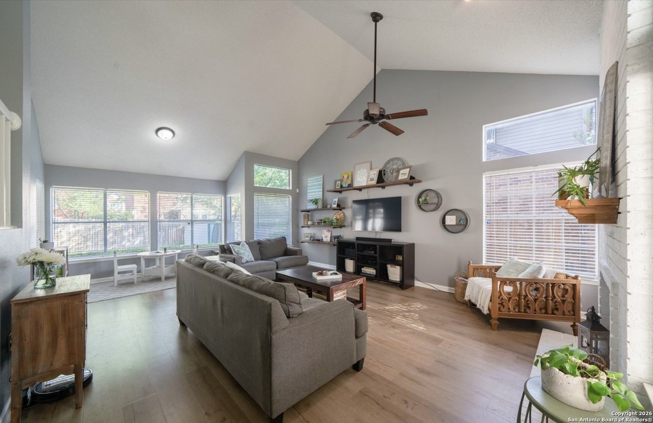 2435 Pendant Oak - Photo 4 of 22