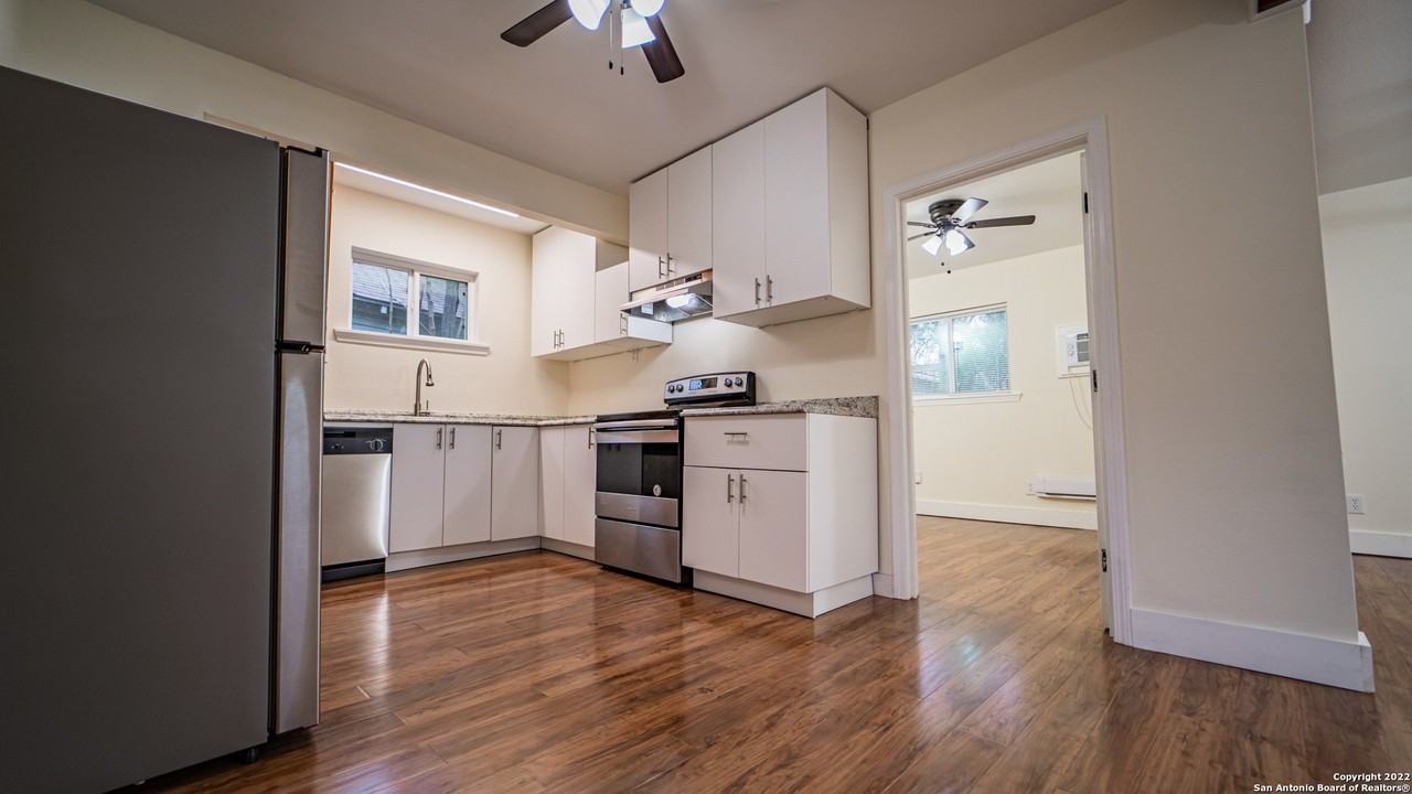 130 E Norwood Ct #3 - Photo 7 of 32