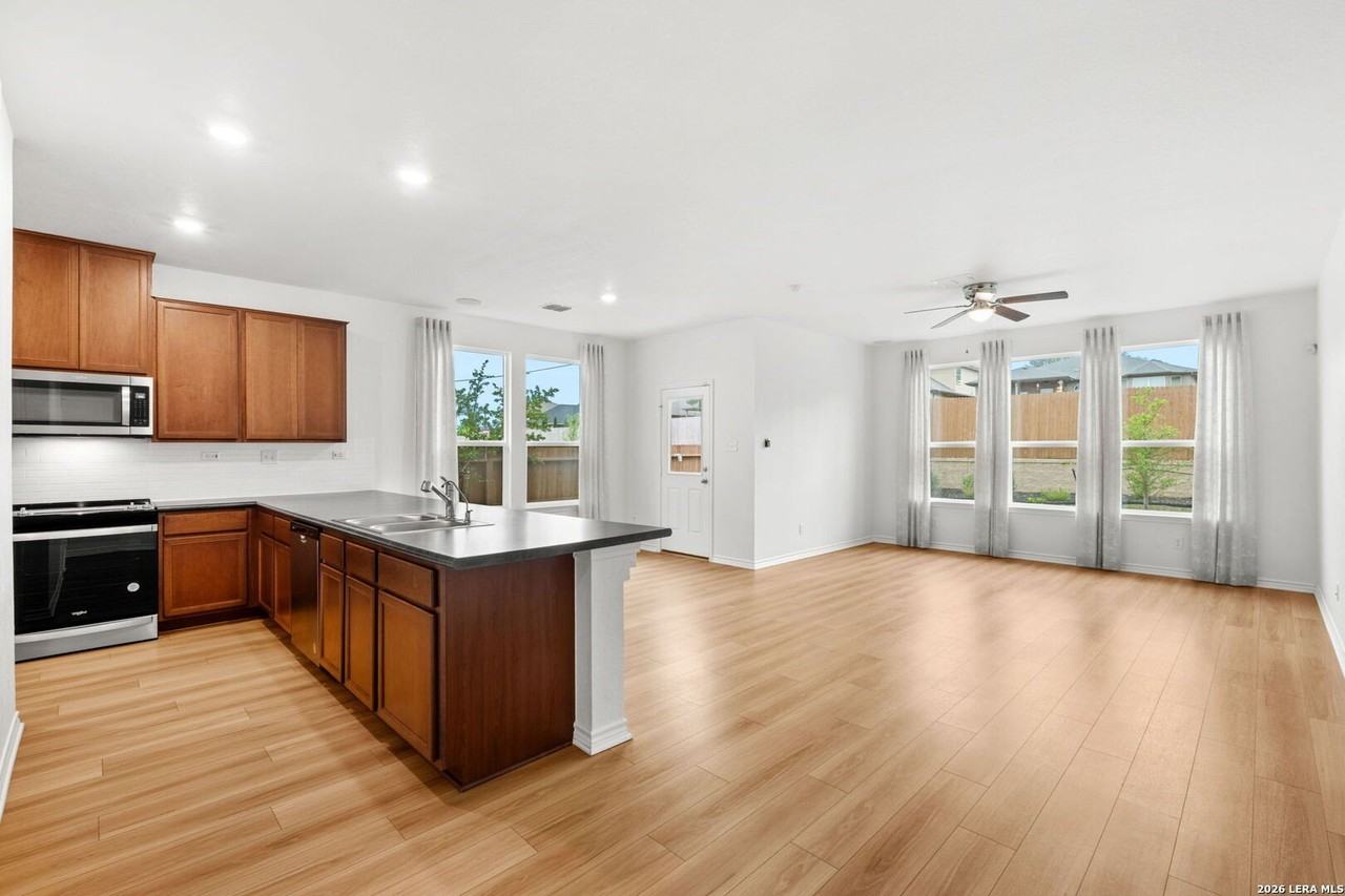 11502 Lemonmint Pkwy - Photo 2 of 16