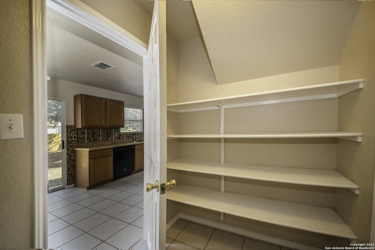 518 Reba - Photo 7 of 35