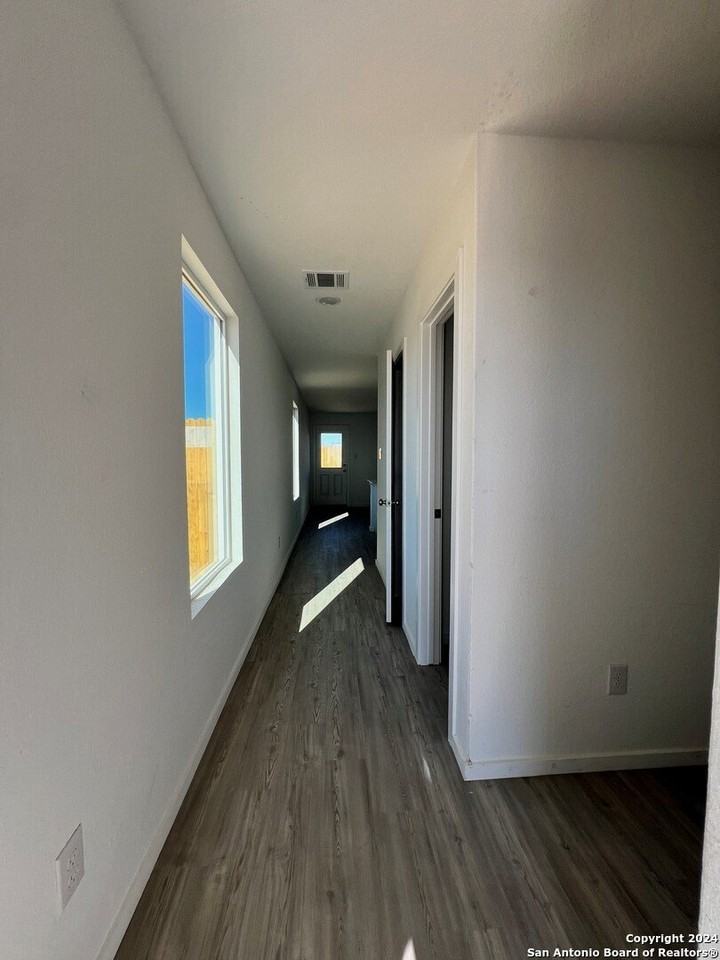 3704 Millbrook Way - Photo 7 of 21