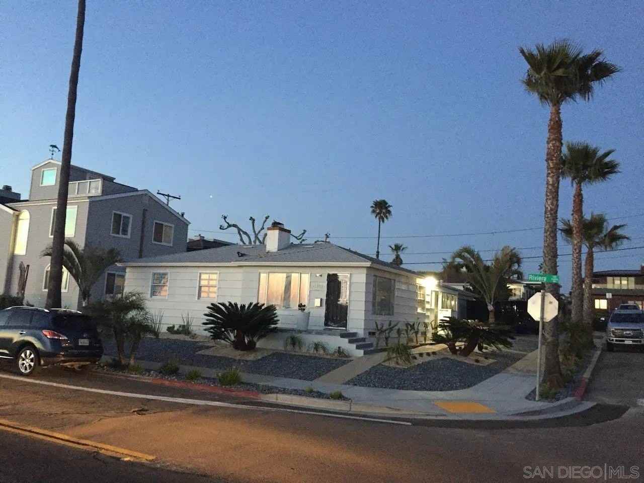 3403 Riviera Dr - Photo 7 of 36