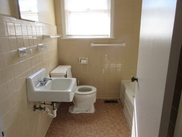 524 W Calhoun St - Photo 5 of 9