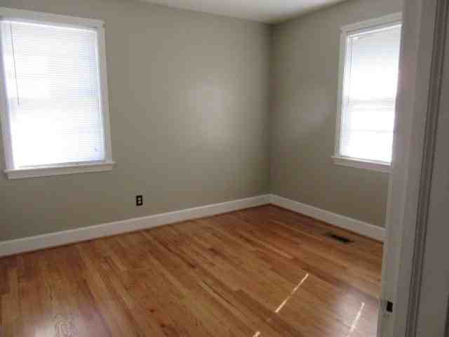 524 W Calhoun St - Photo 6 of 9