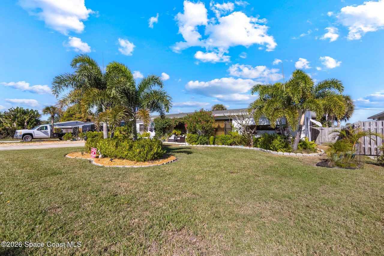 229 Ne 1st St - Photo 4 of 32