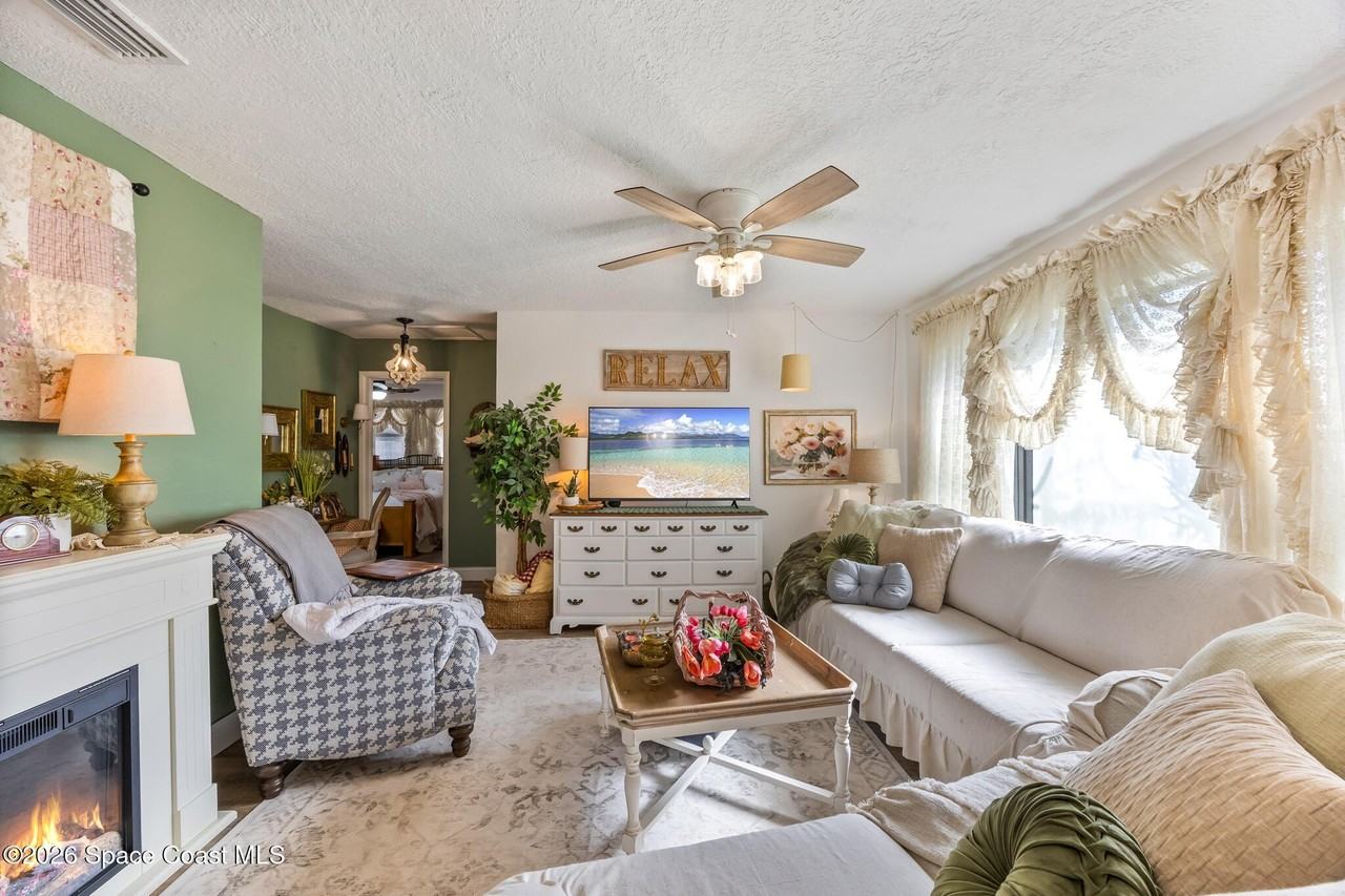 229 Ne 1st St - Photo 7 of 32