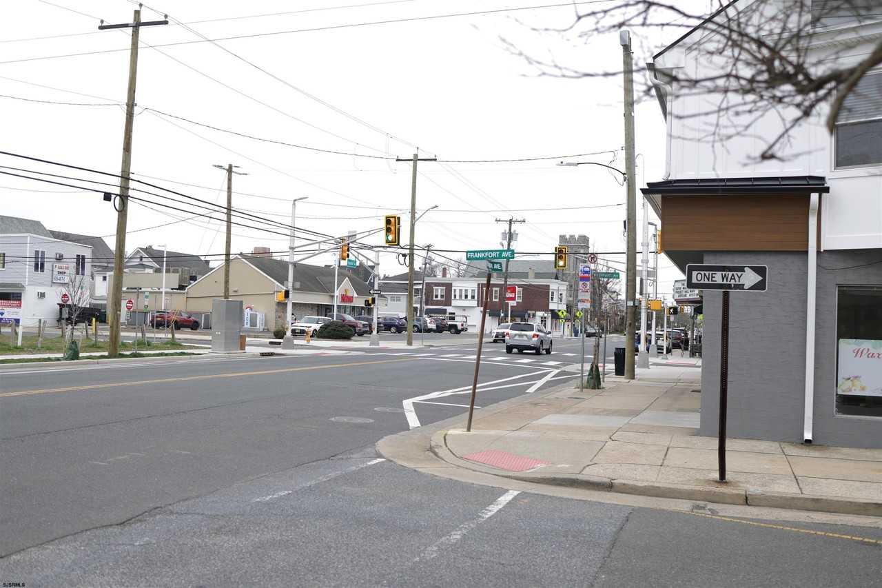 5123 Ventnor Ave - Photo 5 of 50