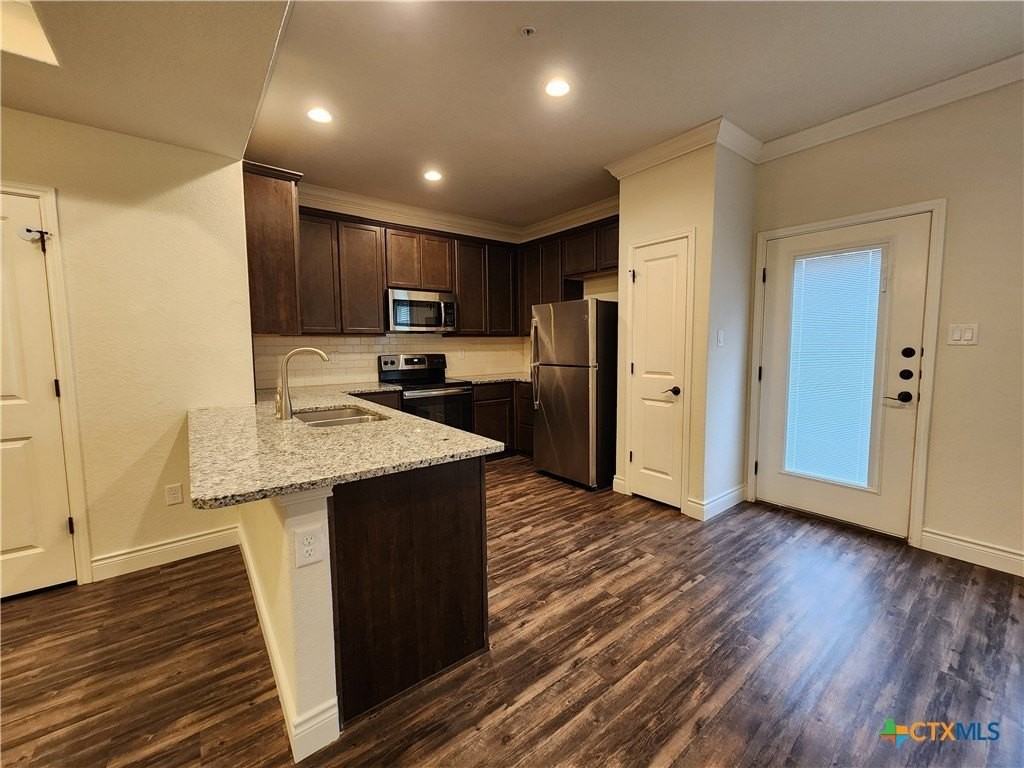340 Untermaier St - Photo 4 of 22