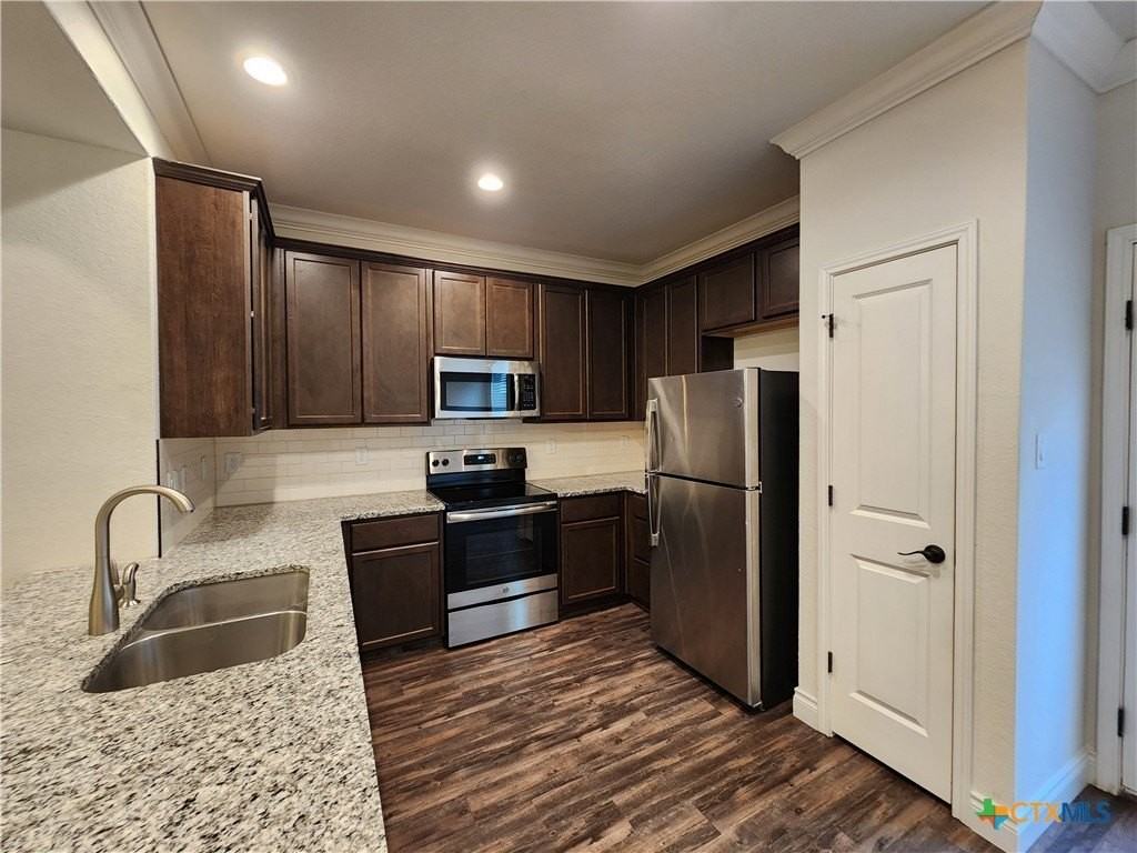 340 Untermaier St - Photo 5 of 22