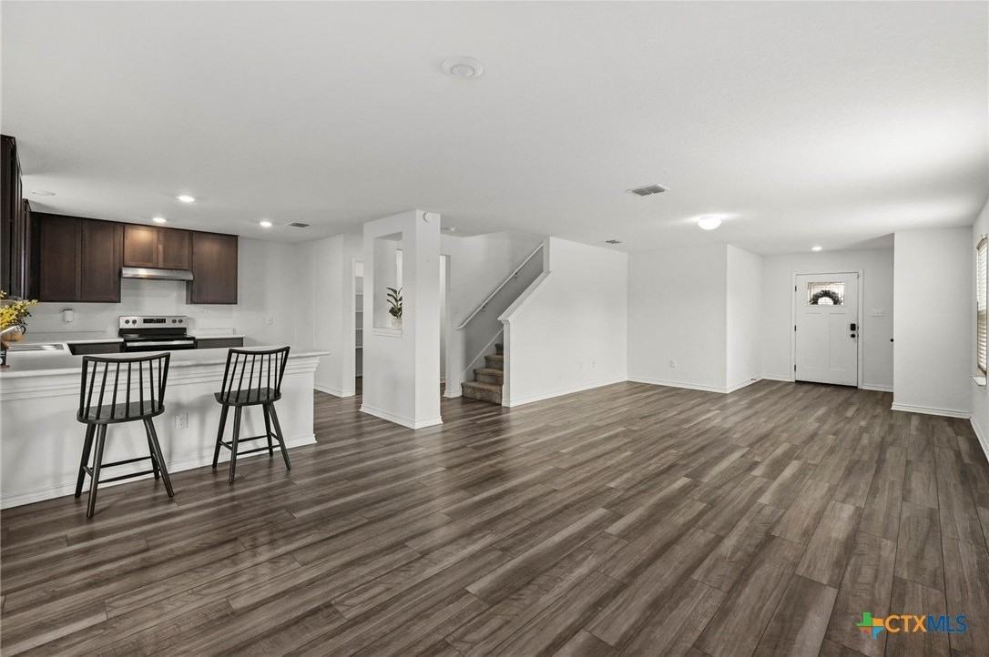 4703 Plaza Ctr - Photo 4 of 27