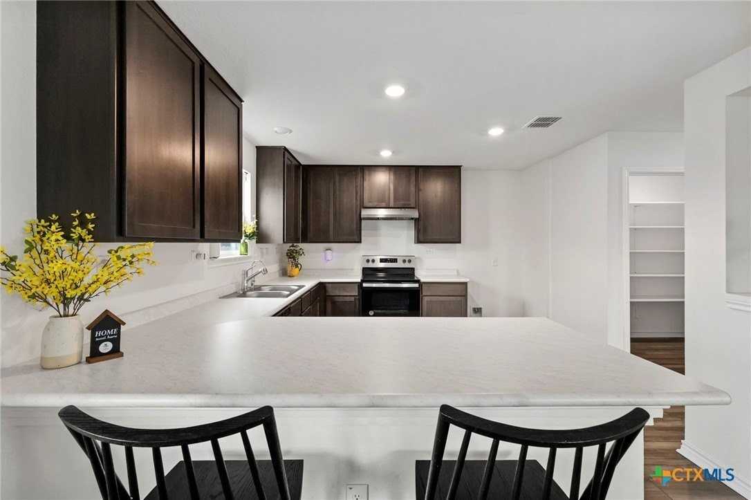 4703 Plaza Ctr - Photo 6 of 27