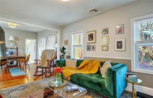 featured image of 220 Carpenter St #2