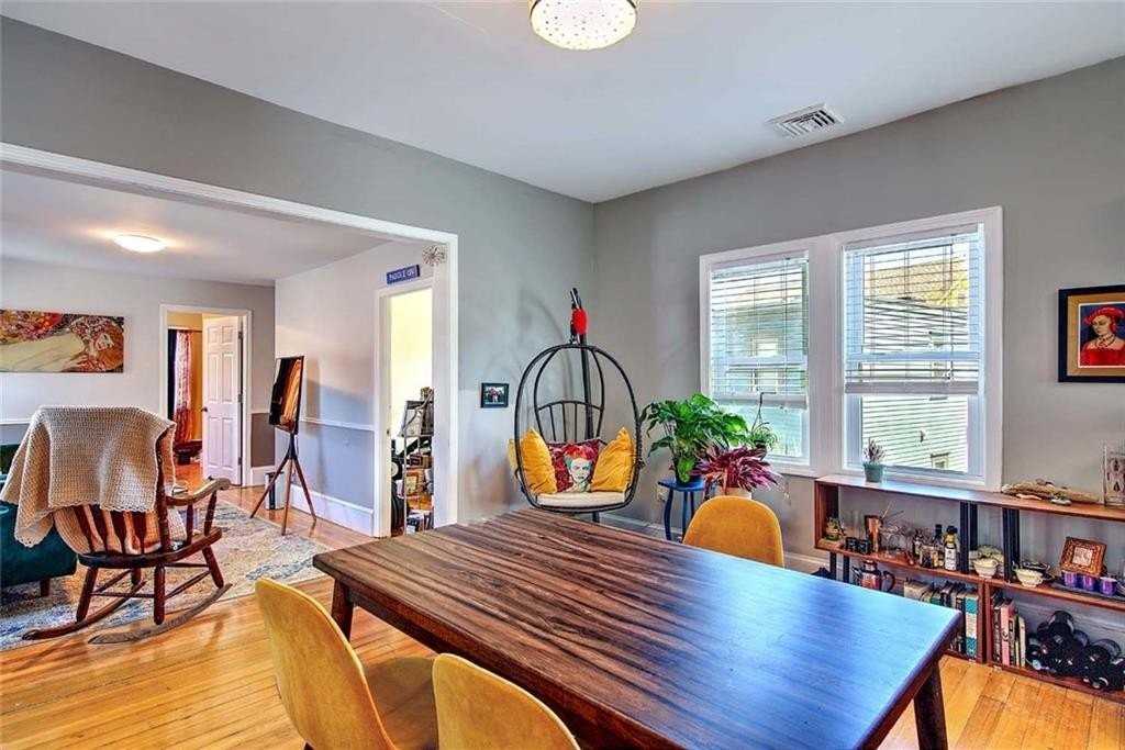 220 Carpenter St #2 - Photo 4 of 24