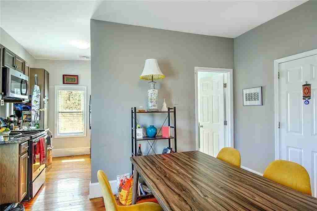 220 Carpenter St #2 - Photo 5 of 24