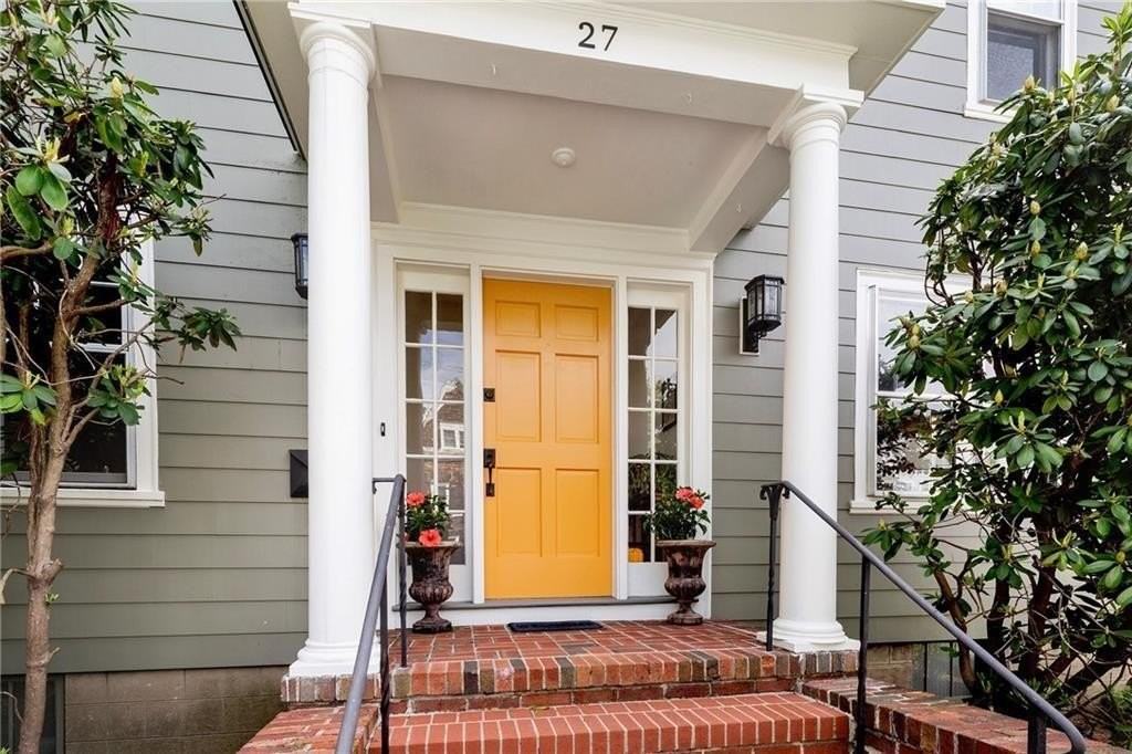 27 Cranston Ave - Photo 2 of 49