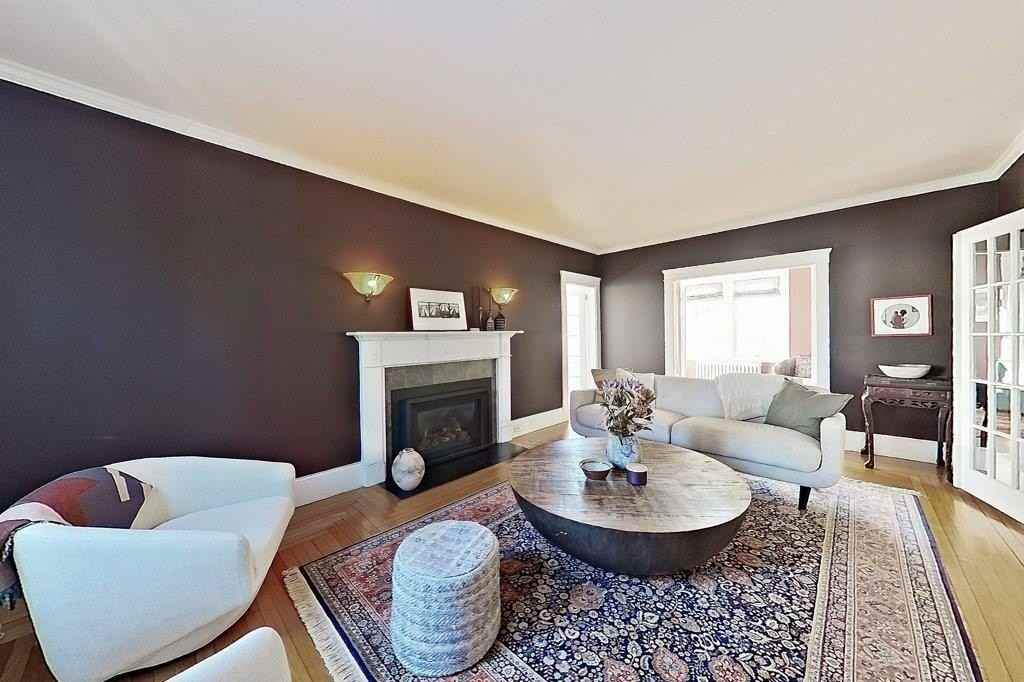 27 Cranston Ave - Photo 6 of 49