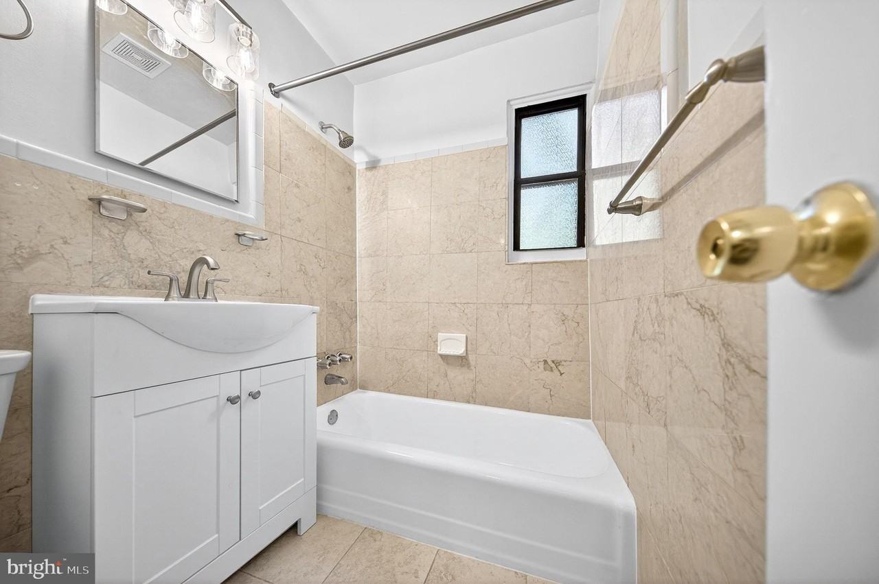 1631 6th St Nw #8 - Photo 4 of 28