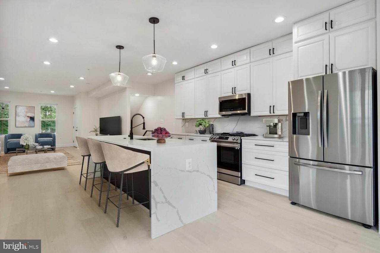 1232 Trinidad Ave Ne #1 - Photo 3 of 12