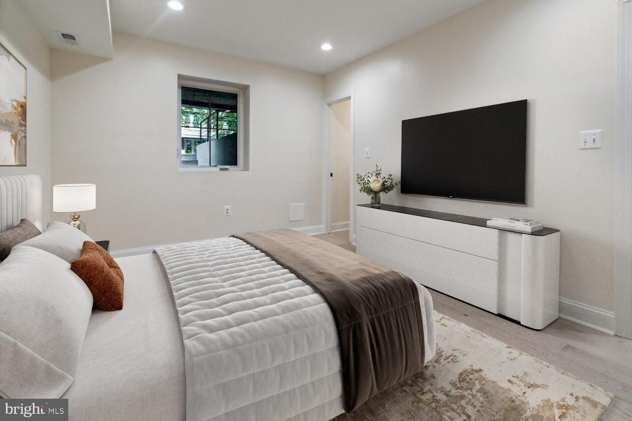 1232 Trinidad Ave Ne #1 - Photo 7 of 12