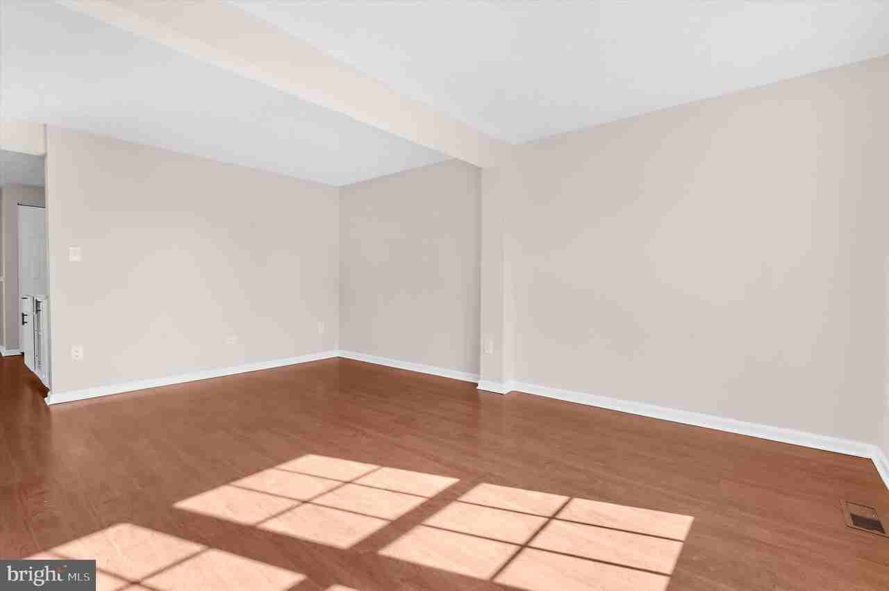 8164 Hazy Dawn Ct - Photo 4 of 38