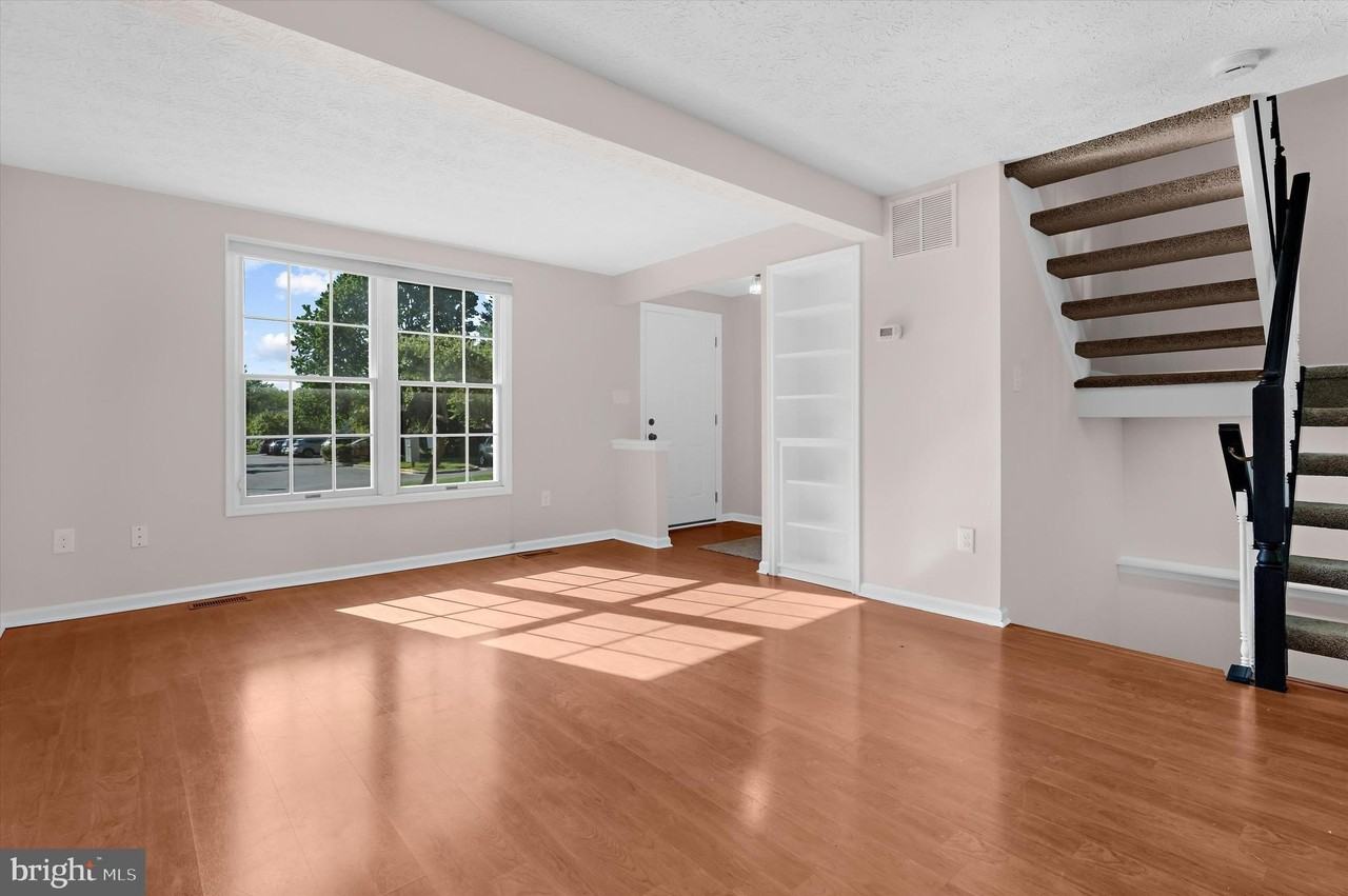 8164 Hazy Dawn Ct - Photo 5 of 38