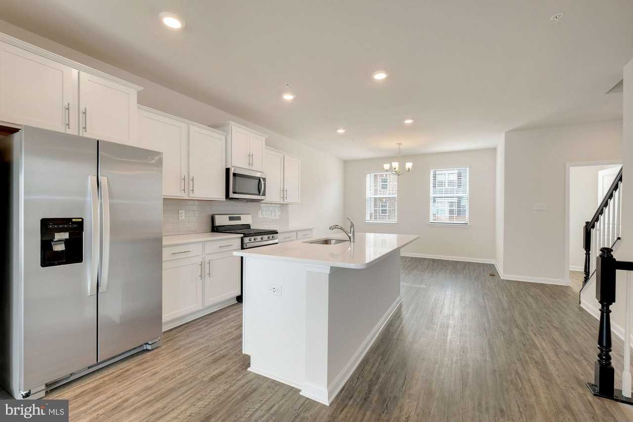 7064 Delegate Pl - Photo 6 of 23