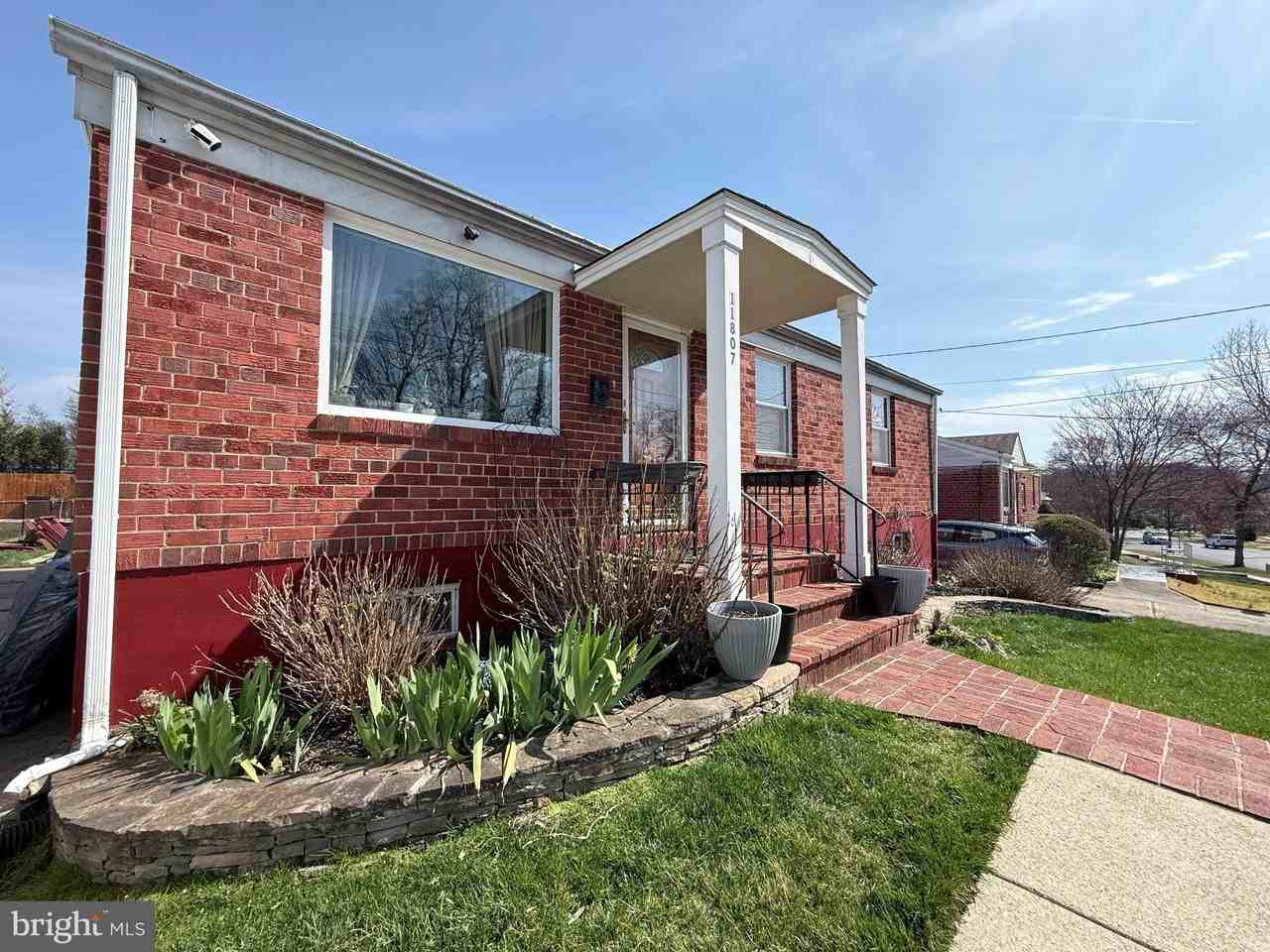 11807 Rocking Horse Rd - Photo 2 of 3