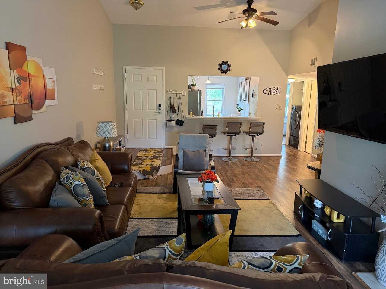 20313 Beaconfield Ter #201 - Photo 4 of 20