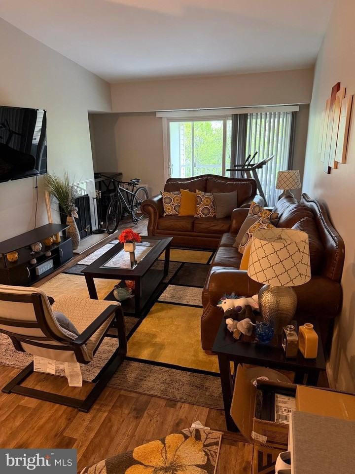 20313 Beaconfield Ter #201 - Photo 5 of 20