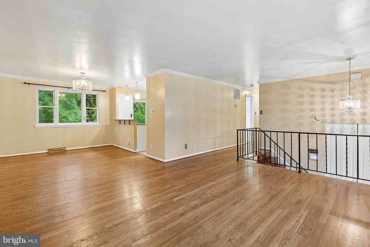 13104 Clarion Ct - Photo 2 of 26