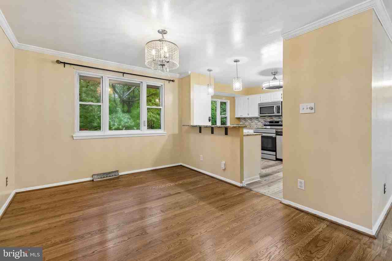 13104 Clarion Ct - Photo 4 of 26