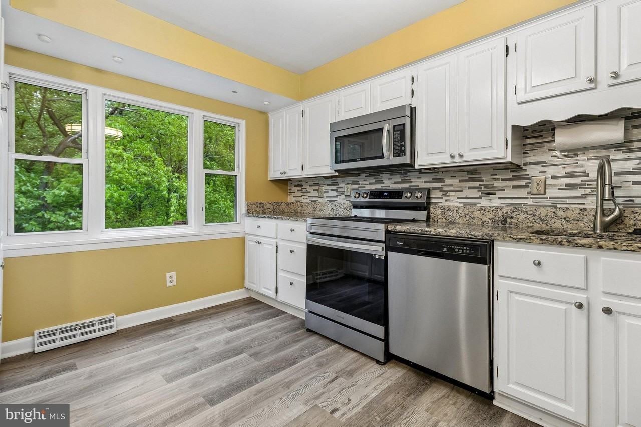 13104 Clarion Ct - Photo 6 of 26