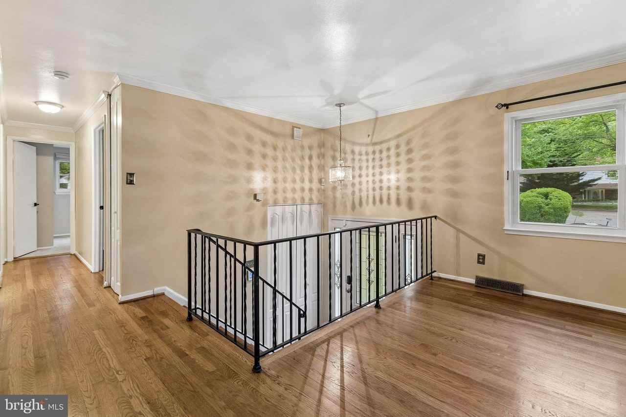 13104 Clarion Ct - Photo 7 of 26