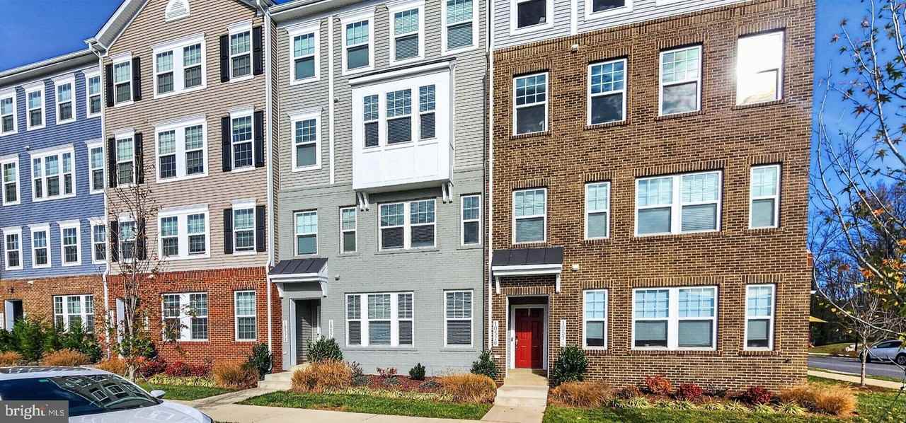 10570 Sally Ride Ln - Photo 2 of 32