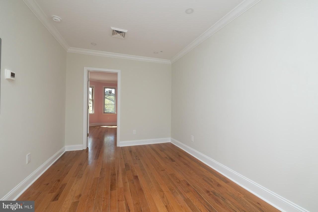 693 Haddon Ave - Photo 4 of 16