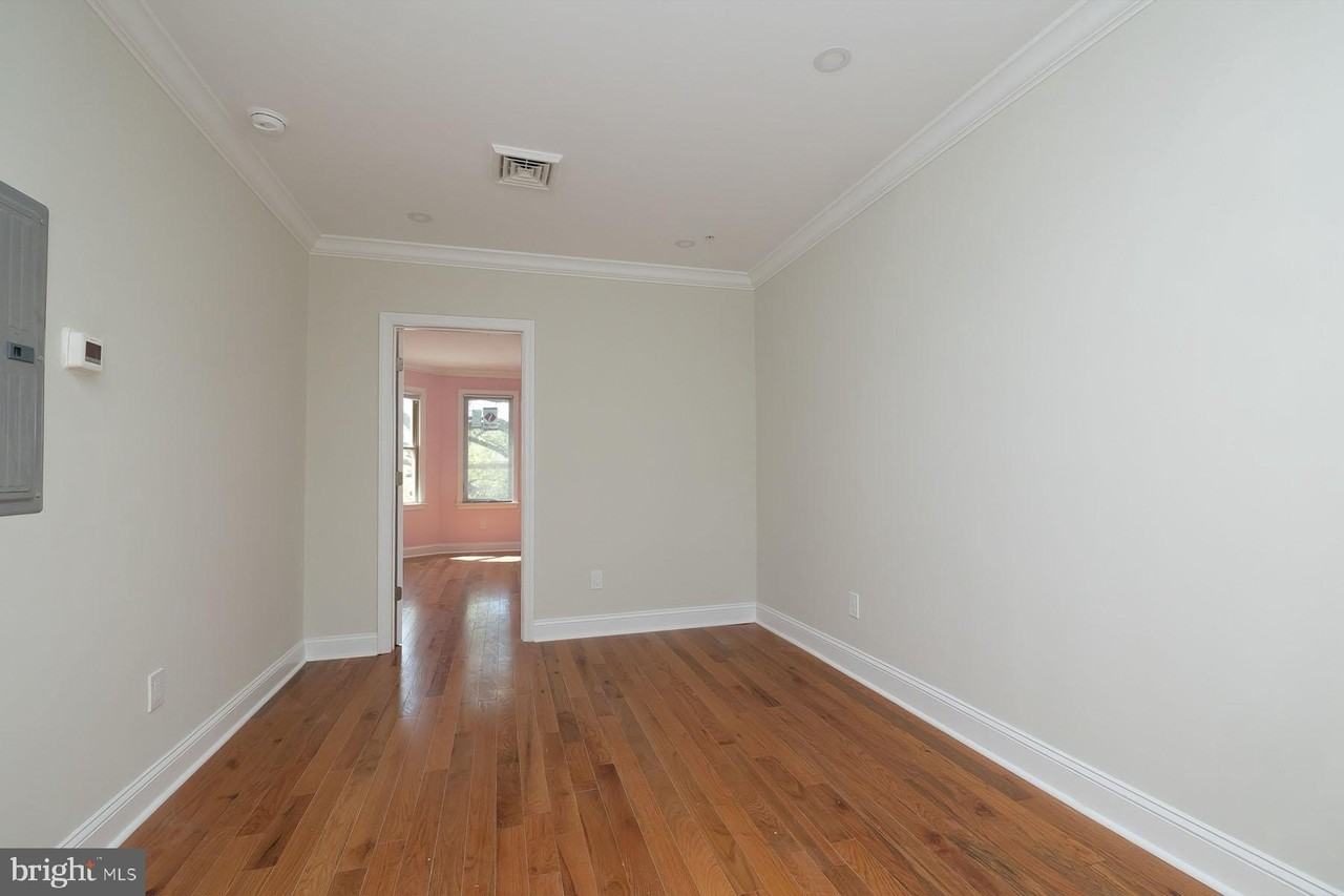 693 Haddon Ave - Photo 5 of 16