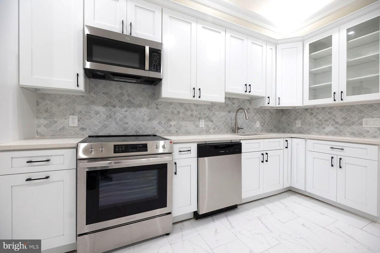 693 Haddon Ave - Photo 7 of 16