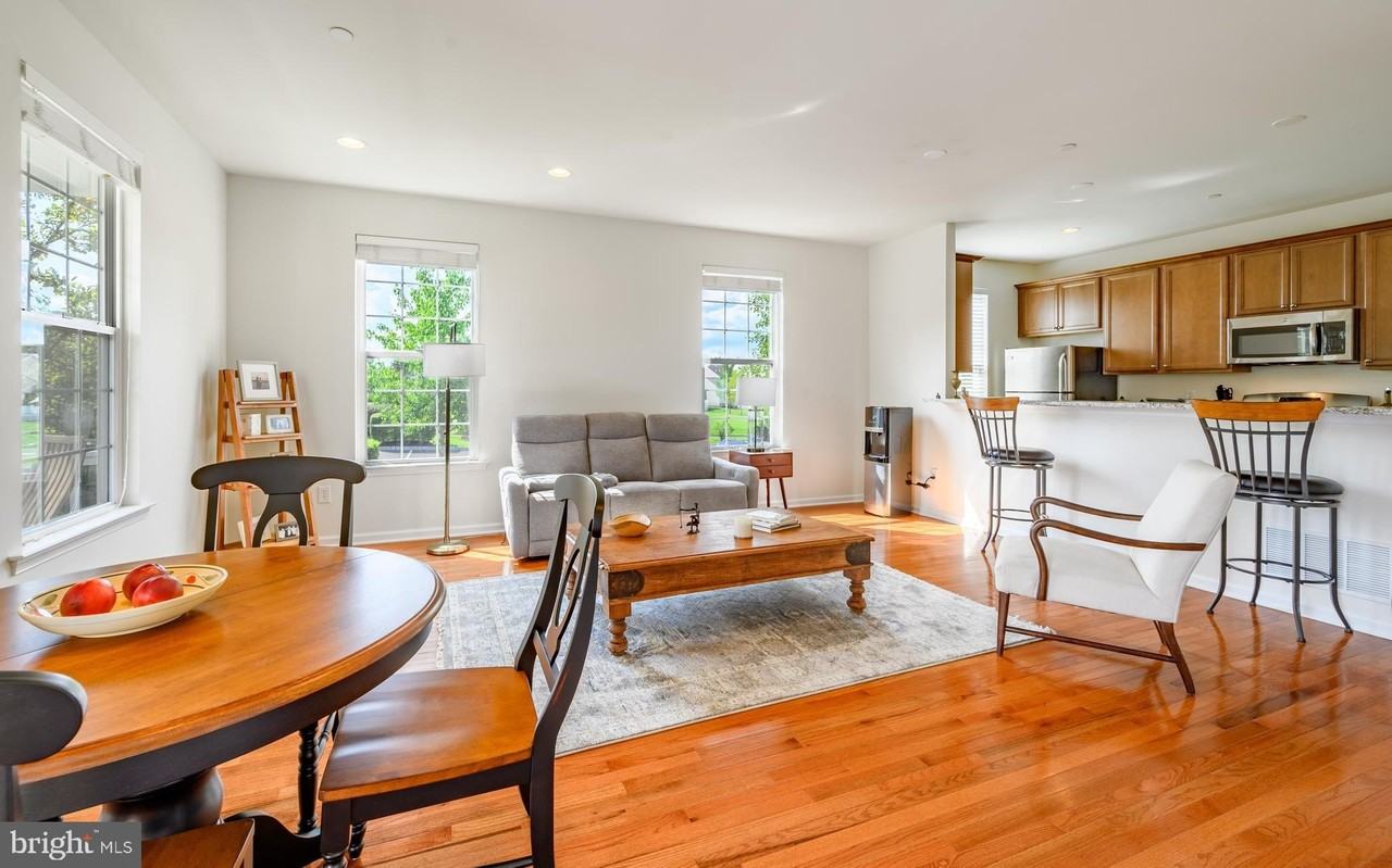 310 Katie Ln - Photo 2 of 26