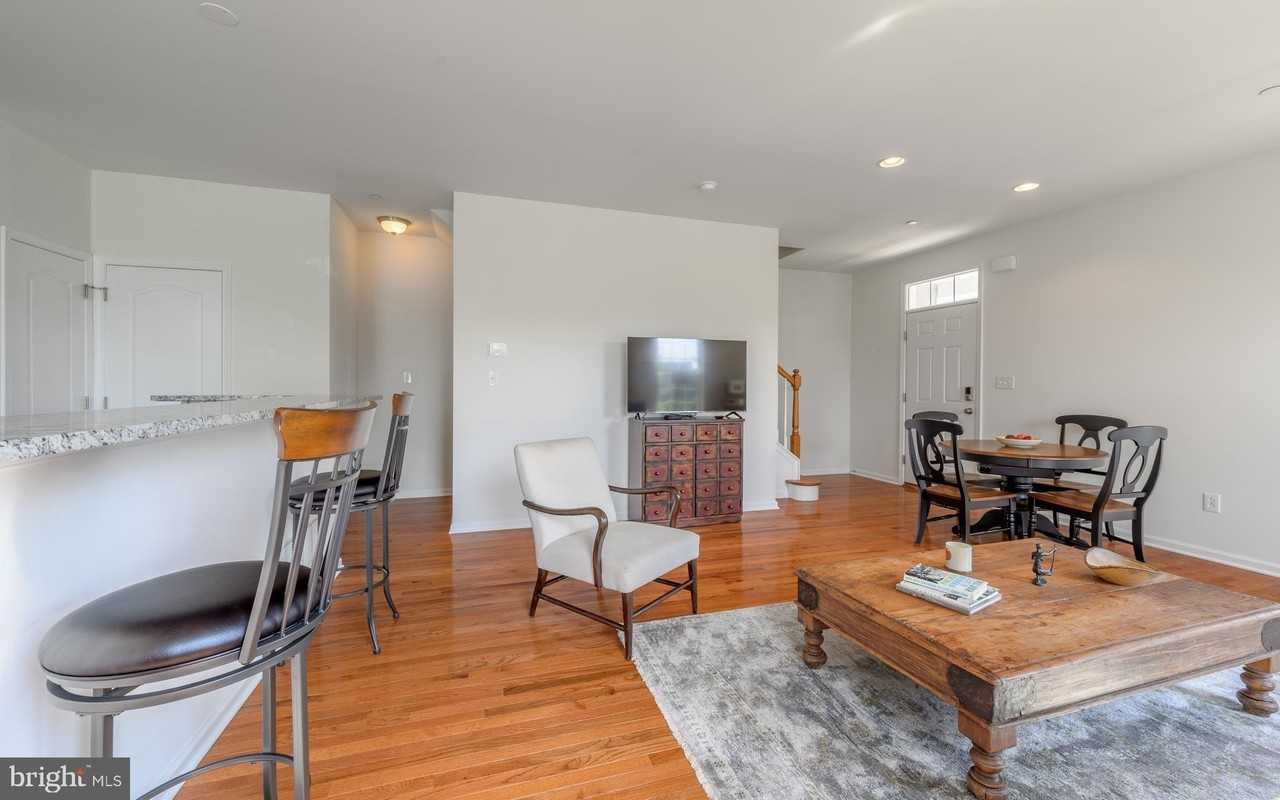 310 Katie Ln - Photo 4 of 26