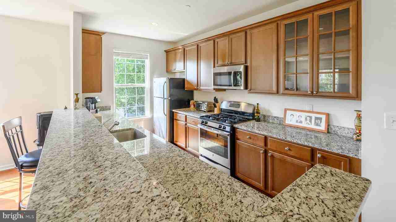 310 Katie Ln - Photo 5 of 26