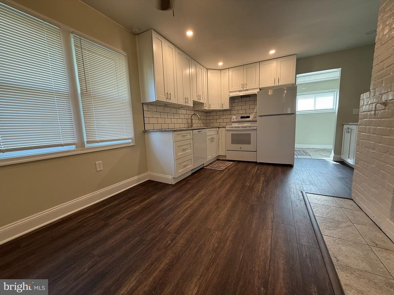 11 Barberry Ln - Photo 3 of 21