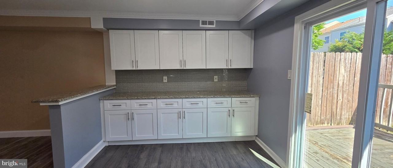 1387 Abbey Way - Photo 5 of 11