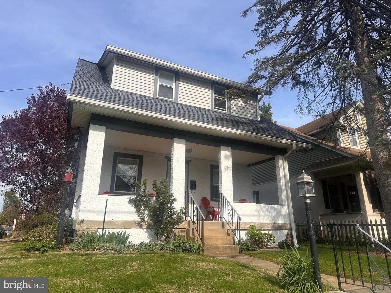 229 Iona Ave - Photo 2 of 15