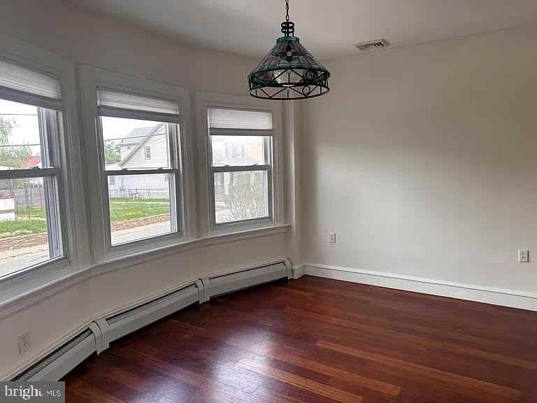 229 Iona Ave - Photo 5 of 15