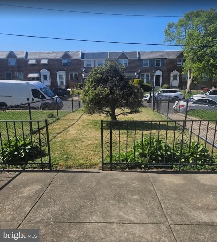 7528 Overbrook Ave - Photo 3 of 17