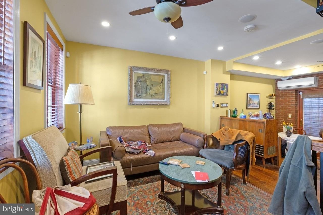 928 Irving St - Photo 4 of 23